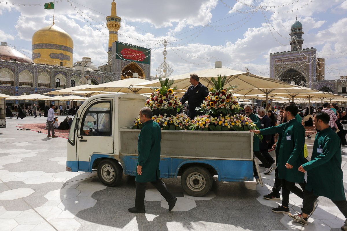 ImamRezaEN's tweet photo. Flower decoration of the holy shrine for Eid al-Ghadir https://t.co/almfcxIUnh