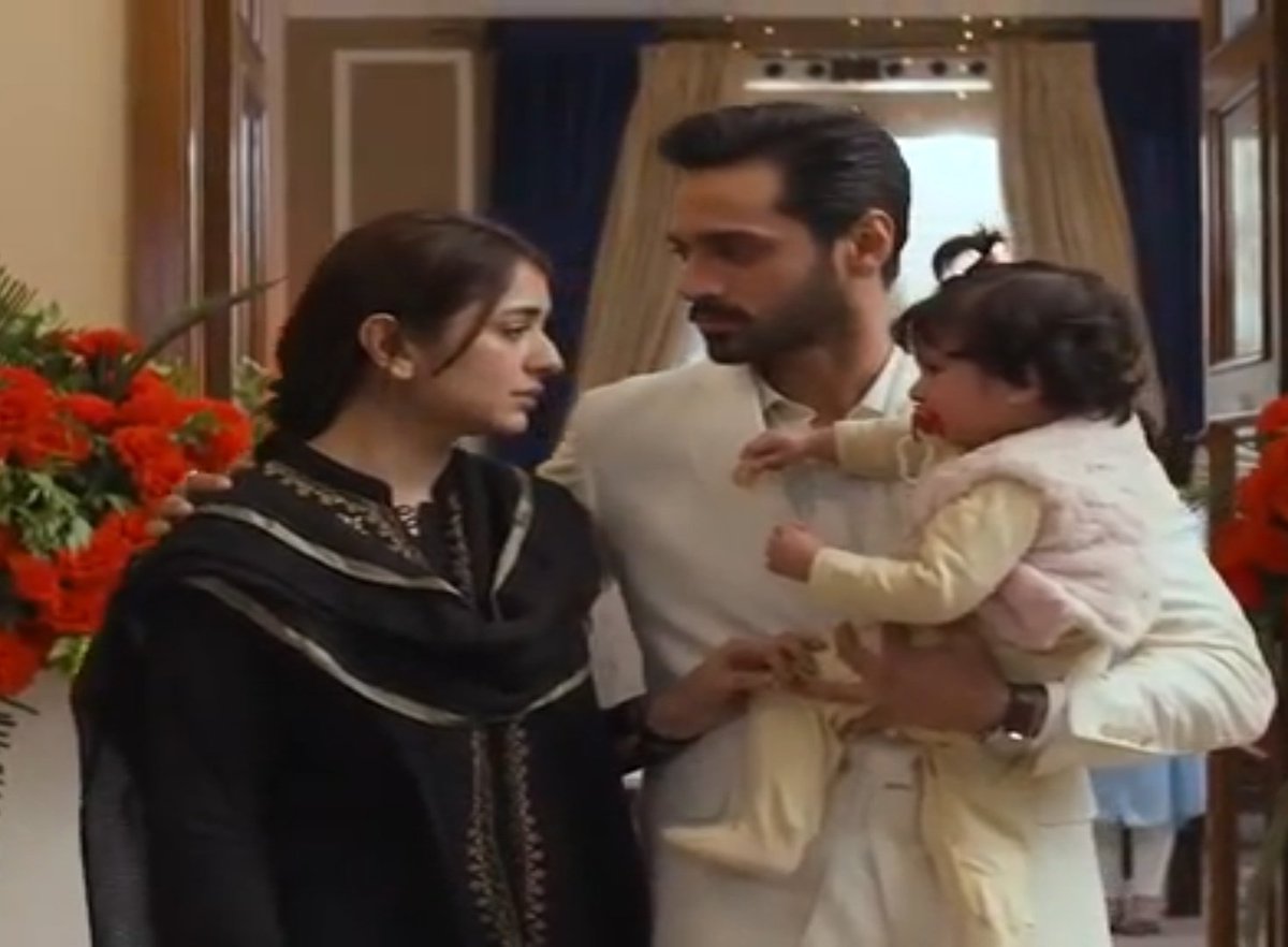 matkaaakulfi's tweet photo. The most awaited reunion. 
Our 3 Ms❤️

#terebin #meerasim 
#yumnazaidi #wahajali https://t.co/rc3ehzmRyQ