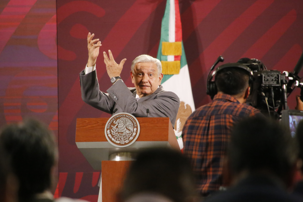 NotiPressMx's tweet photo. López Obrador afirmó que los medios de comunicación dedican gran parte del tiempo de noticias en cubrir la violencia en México para descalificar su Gobierno
#ConferenciaPresidente #NotiPress
⚡ https://t.co/GisI1Boq9m https://t.co/BqPTOg5NQA