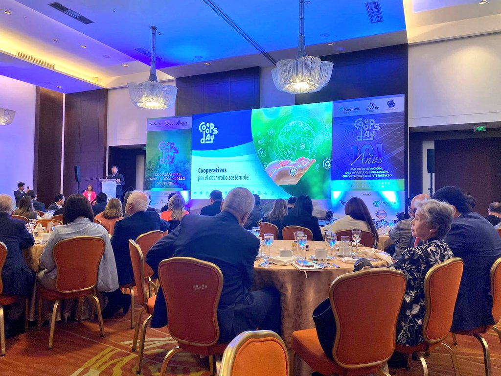 BOportunidades's tweet photo. #Coopsday | Estamos acompañando la celebración del Día Internacional de las Cooperativa. El cooperativismo contribuye al crecimiento social y económico del país.
#CoopsDay2023
Organizan:
@ConfecoopCol
@fecolfin
@OAnalfe
@AscoopColombia
@Gestarsalud
@2020CINCOP https://t.co/alx3X7eSJ2