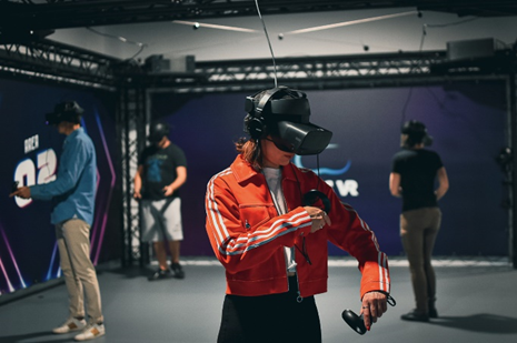 ecoleLDLC's tweet image. 👉 11 Juillet - Plonge dans les mondes de la réalité virtuelle !

🌟Workshop &amp;amp; conférence à L&apos;École LDLC avec LDLC VR Studio🌌