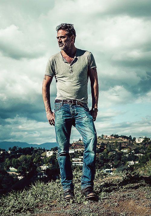 DeadCityAMC's tweet photo. Tall dark and handsome😎 https://t.co/2QTRAO6Nkh