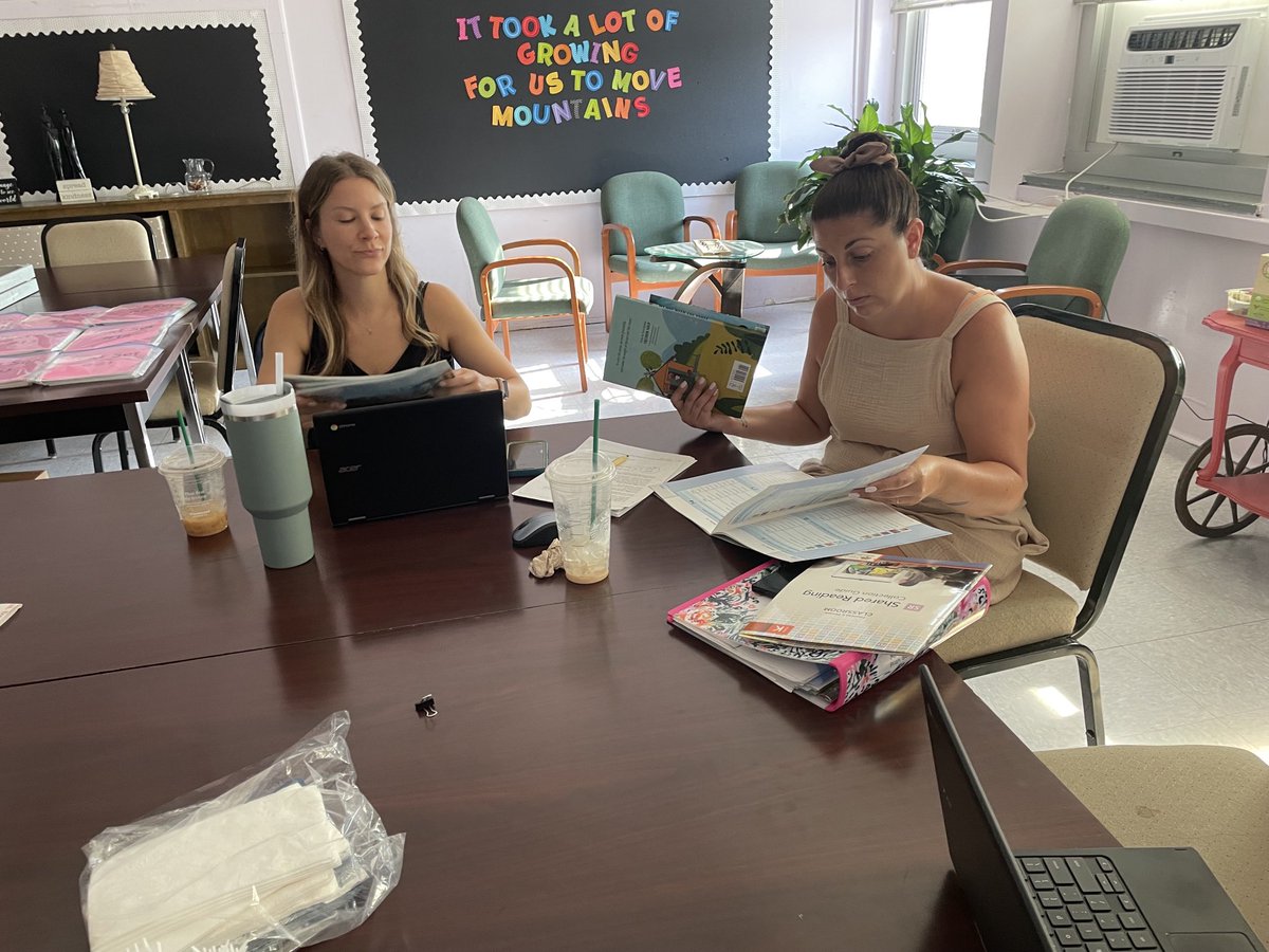 rtarrash's tweet photo. Enhancing Kindergarten Interactive Read-Alouds! #teamwork ⁦@OSchoolsPR⁩ ⁦@jmcgahan31⁩ ⁦@DianeProvvido⁩ ⁦@drdavidsrose1⁩ ⁦@kpickett6K⁩ ⁦@MarissaAlonso7⁩ https://t.co/wIuF5ASYR7
