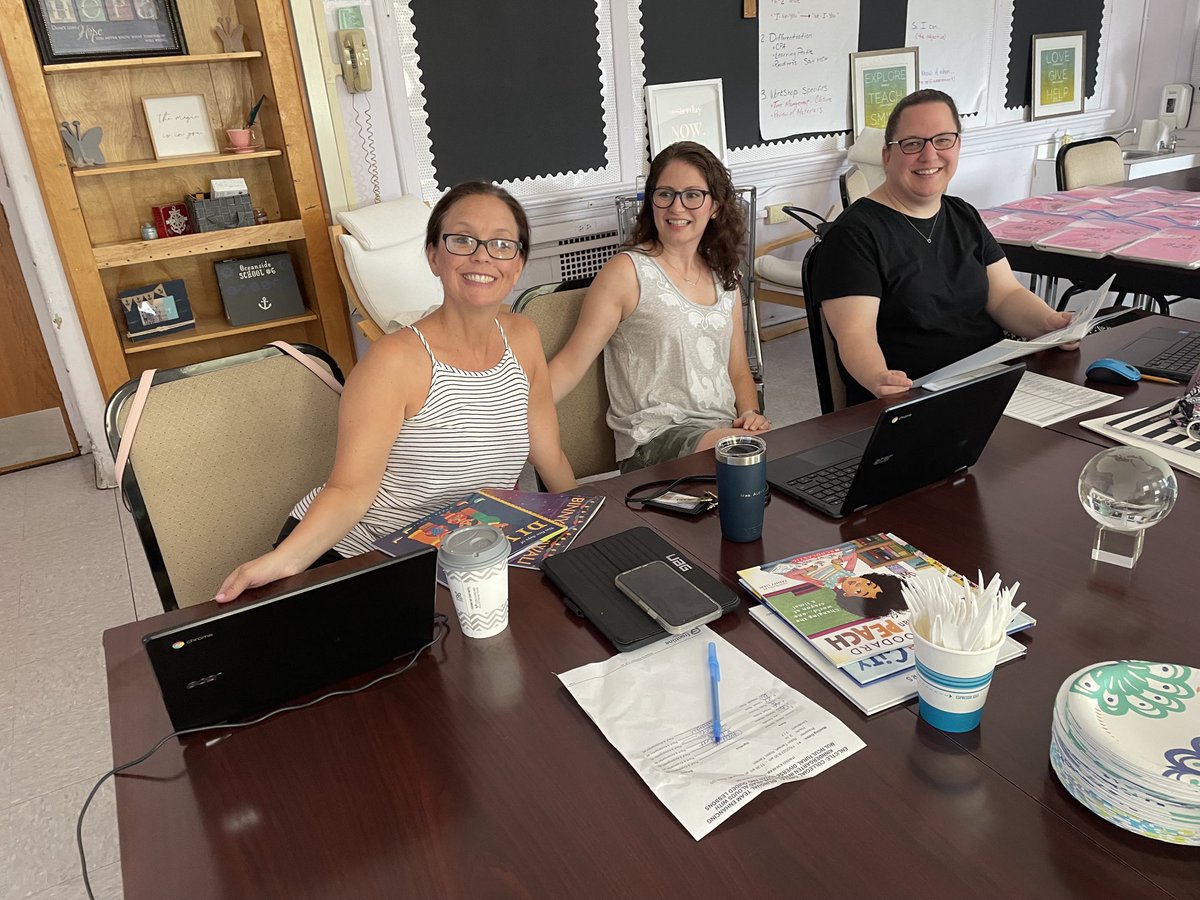 Enhancing Kindergarten Interactive Read-Alouds! #teamwork ⁦<a href="/OSchoolsPR/">Oceanside School District #OSD_NY</a>⁩ ⁦<a href="/jmcgahan31/">Julie McGahan✌🌏⚓</a>⁩ ⁦<a href="/DianeProvvido/">Diane Provvido</a>⁩ ⁦@drdavidsrose1⁩ ⁦<a href="/kpickett6K/">Kristen Roberts</a>⁩ ⁦<a href="/MarissaAlonso7/">Marissa Alonso</a>⁩