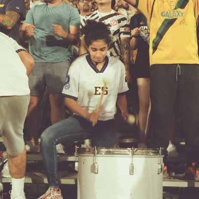 stef_castaneda's tweet photo. The vibes 🇸🇻🌌🥁

📸 @grainymayo 

#NewProfilePic https://t.co/lZ5eB4MGAv