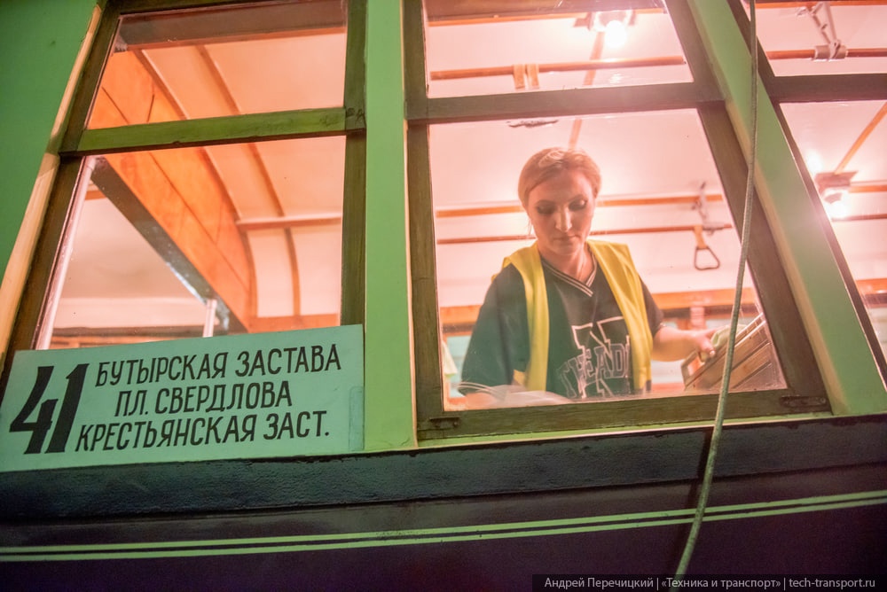 andrey_kronos's tweet photo. Ночная репетиция парада ретротранспорта
https://t.co/SvzGDjUOQm https://t.co/yBMs0Wrtpq