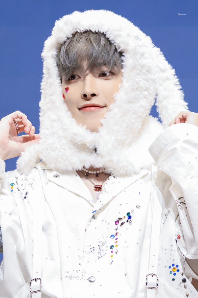 lightthelight98's tweet photo. 230625 미니레코드

#에이티즈 #ATEEZ #홍중 #HONGJOONG https://t.co/65LtyBZqqg