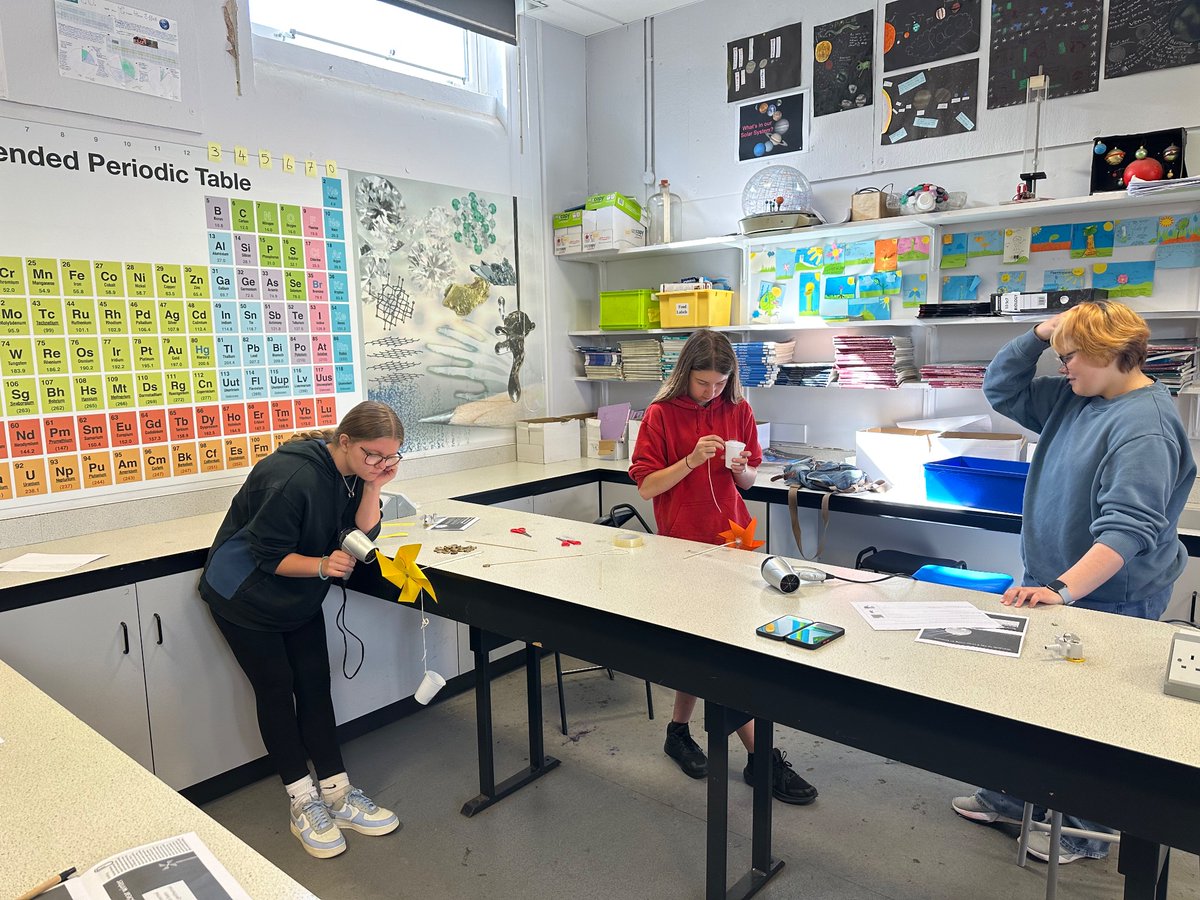 scienceburchett's tweet photo. A busy day for STEAM completing day 2 of our CREST award🔬 @LuttHigh https://t.co/dnQoDSXIx5