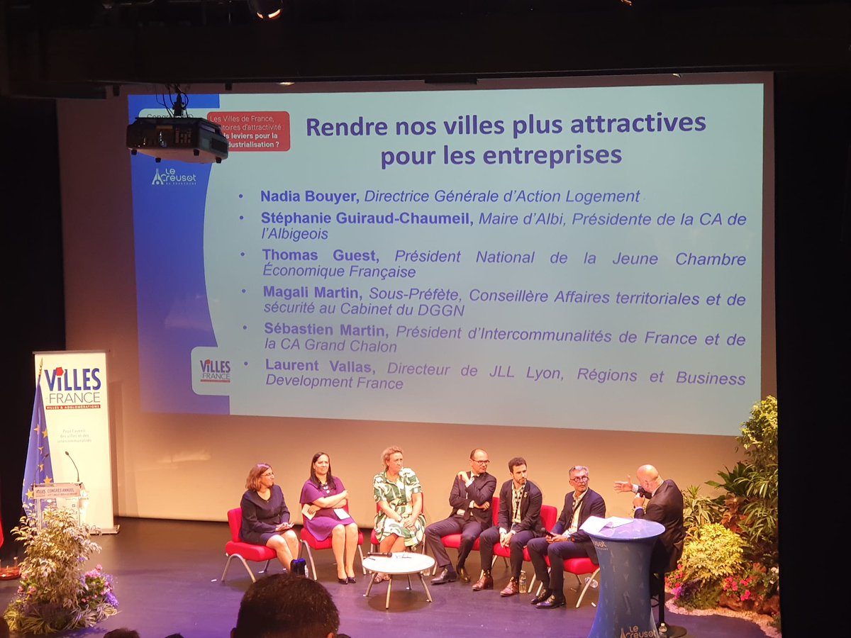 Table-ronde sur l'attractivité des #villesmoyennes pour les entreprises avec <a href="/StephanieGCAlbi/">Stephanie Guiraud-Chaumeil</a>, <a href="/sbastien_martin/">Sébastien Martin</a>, pdt <a href="/IntercoDeFrance/">Intercommunalités de France</a>, Nadia Bouyer <a href="/ActionLogement/">Action Logement</a>, Thomas Guest pour la Jeune Chambre Économique, Magali Martin, sous-préfète, Laurent Vallas, directeur JLL Lyon