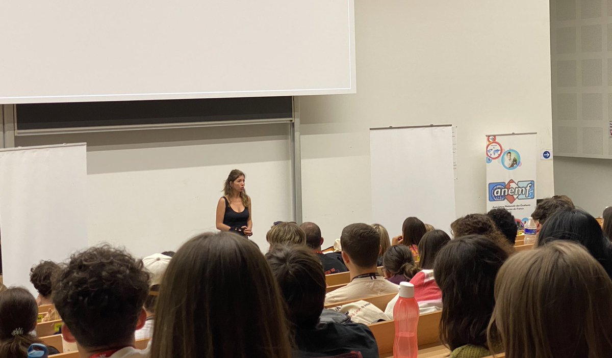 <a href="/IFMSA/">IFMSA</a> Théâtre de #sensibilisation aux #VSS par la compagnie Synergies Théâtre.

La pièce "Exposée" met en scène le #harcèlement d'ambiance subi par Sarah au cours de ses #études.
Les congressistes sont amenés à réagir et jouer des réactions alternatives pour mettre fin à ces violences.