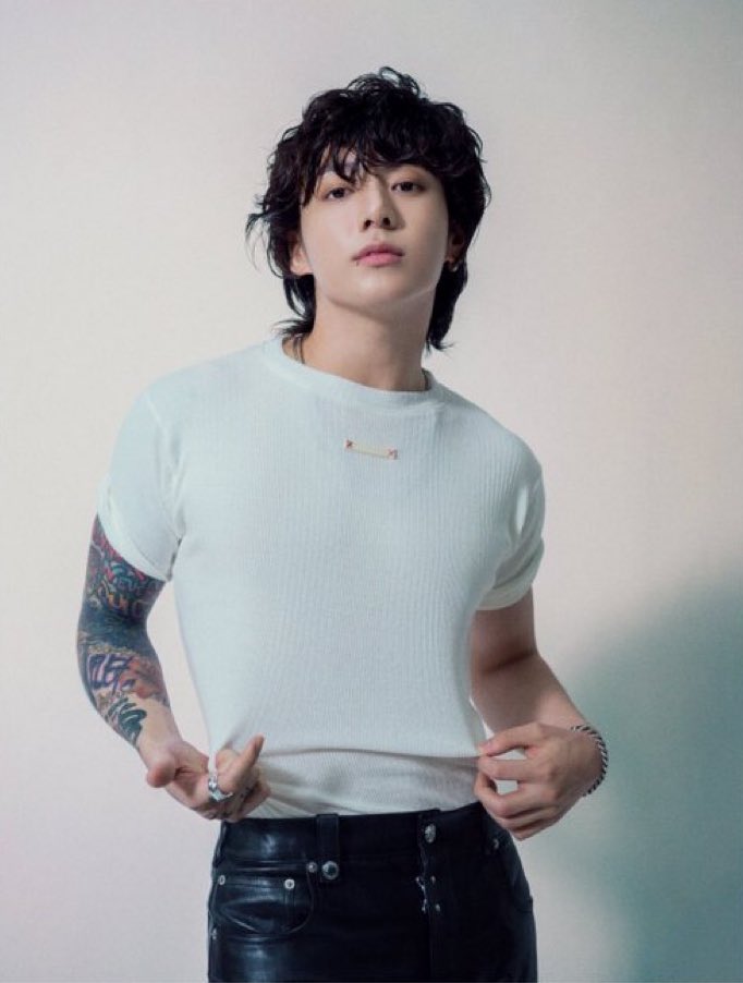 walked into the gay bar queerly on nonbinary lesbian night of chronic cuntservism and asked for a cold gender fluid on the cocks with they/them juice and the bartender gave me this