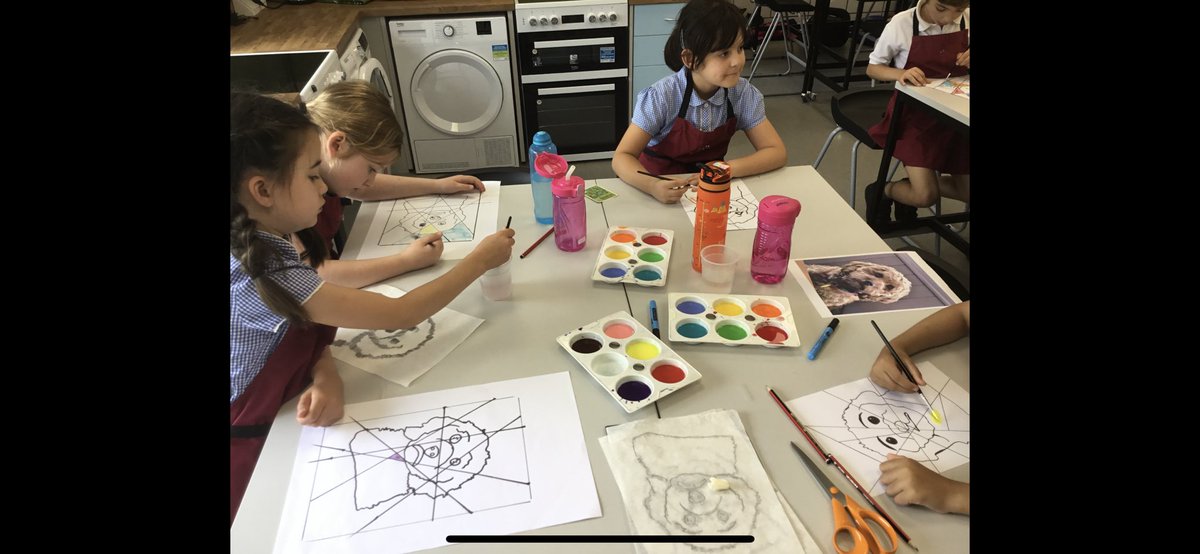 ConnaughtSch's tweet photo. WVIS children came to use our STEAM Lab for an art workshop. Colourful Toffee art was created and lots of fun was had by all! We will be running more workshops for @WindleshamInfs in the new academic year. @TAMATschools https://t.co/HyD6LPZ6mg