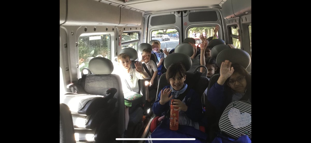ConnaughtSch's tweet photo. WVIS children came to use our STEAM Lab for an art workshop. Colourful Toffee art was created and lots of fun was had by all! We will be running more workshops for @WindleshamInfs in the new academic year. @TAMATschools https://t.co/HyD6LPZ6mg