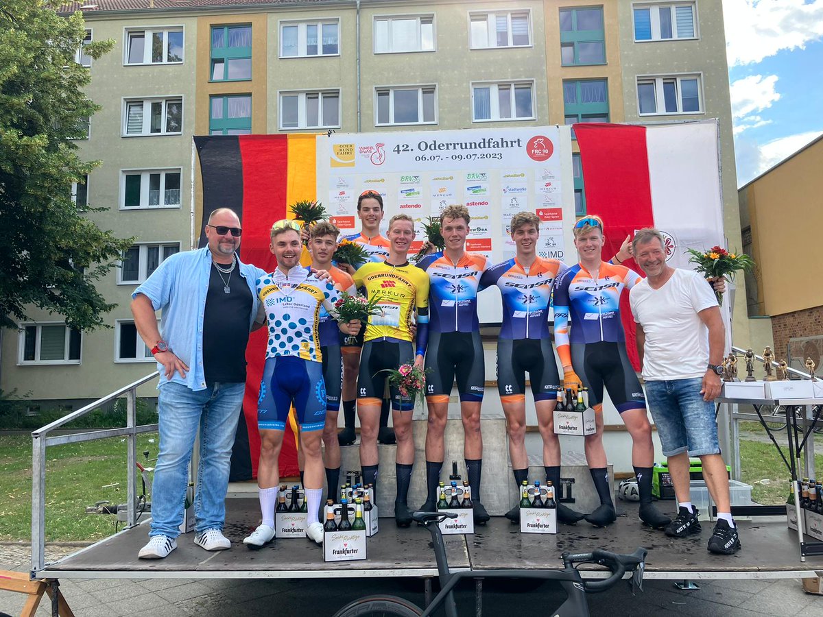 sensakvkct's tweet photo. Een goed begin is het halve werk.
Onze mannen winnen de #proloog in de #OderRundfahrt en Rik van der Wal pakt de gele leiderstrui.
Op naar etappe twee.
#ChallengeYourTalents https://t.co/w5ydo8Uinu