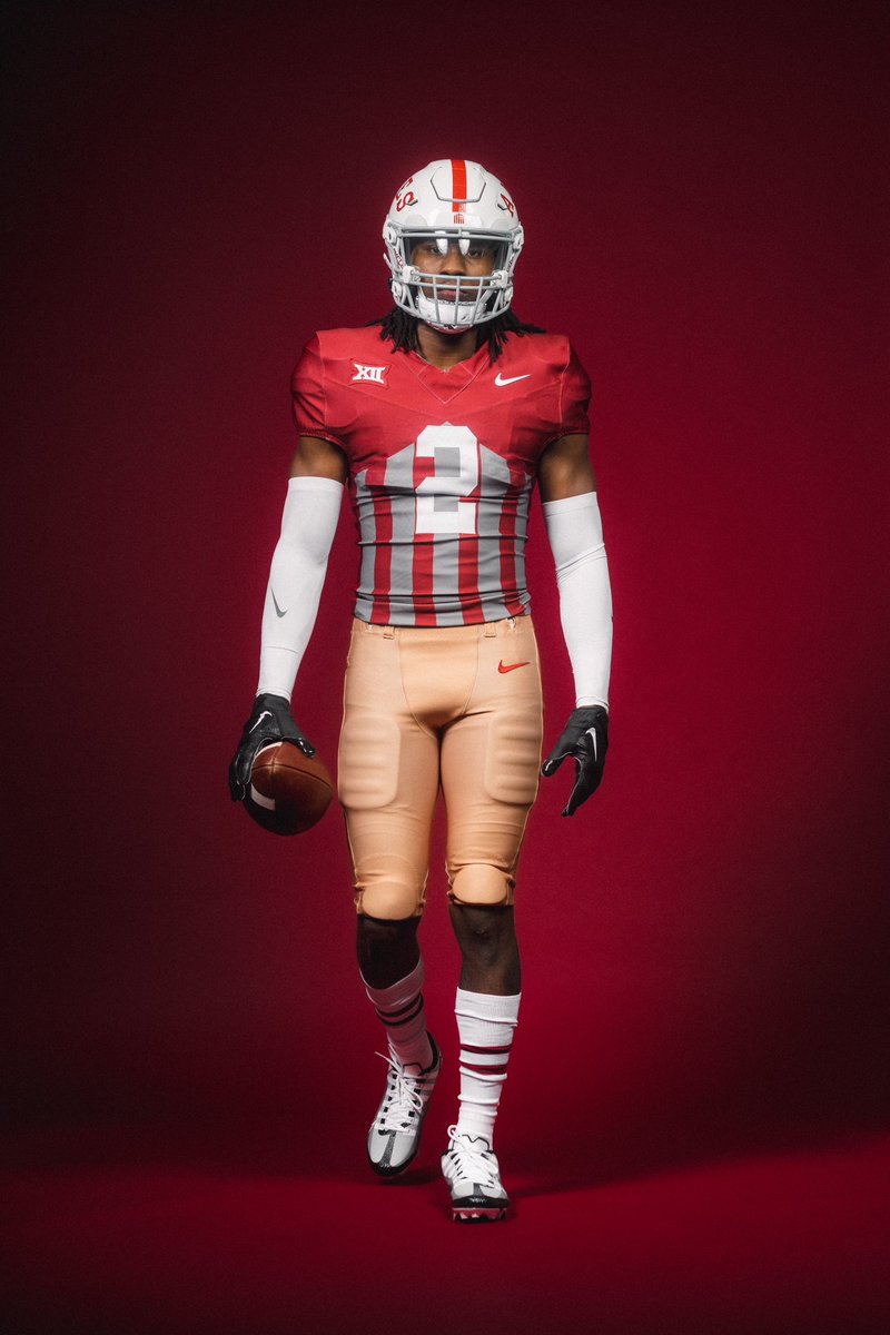 CycloneFB's tweet photo. We heard people are talking about threads? 👀

🌪️🚨🌪️ https://t.co/2EfmD0CXT9