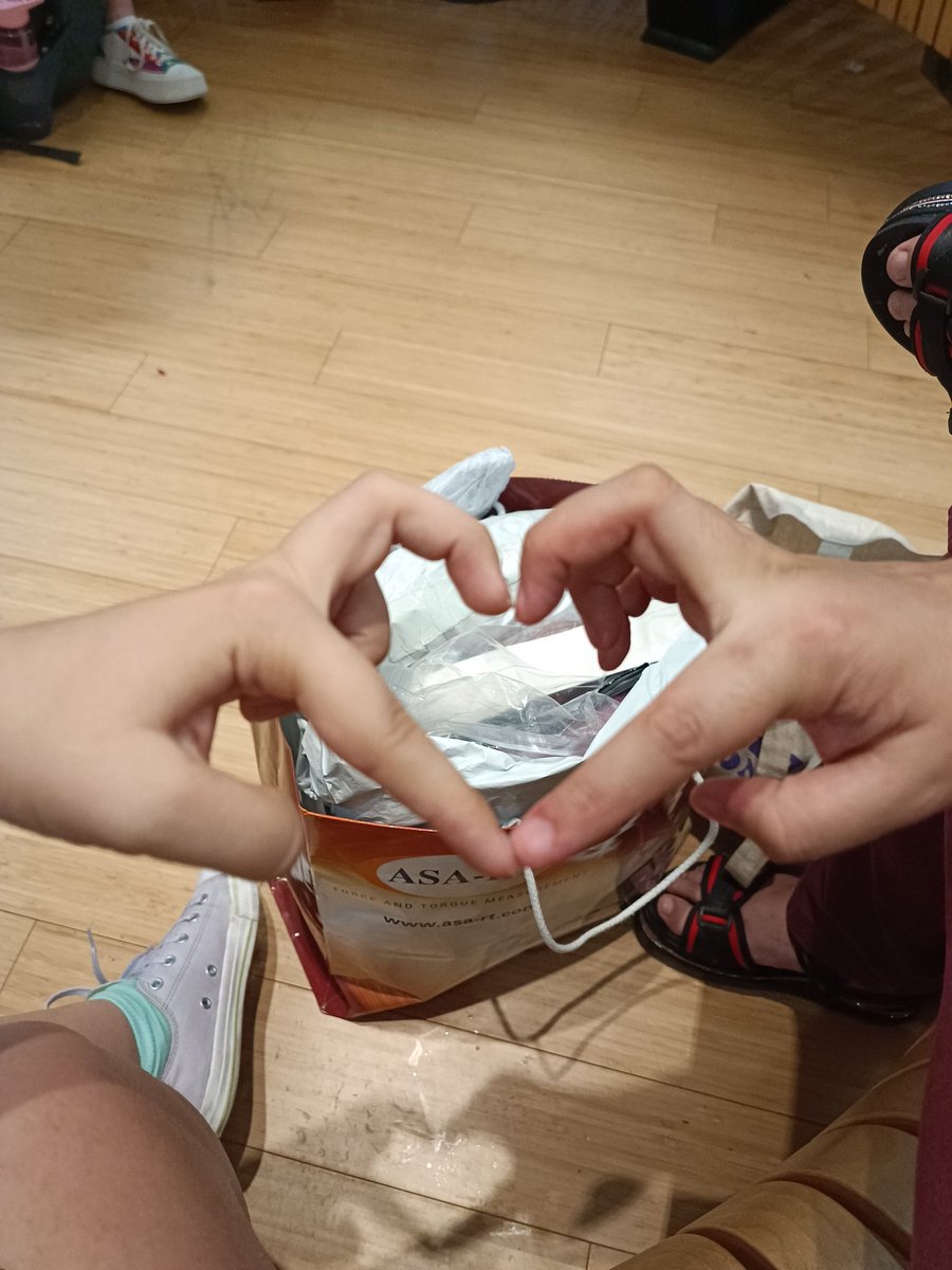 KokoroPhoenix's tweet photo. Che si stia preparando qualcosa per ripartire? 👀✨

#kaigaiidol #overseasidol #dancecover #niia https://t.co/hwCd2e7mAX