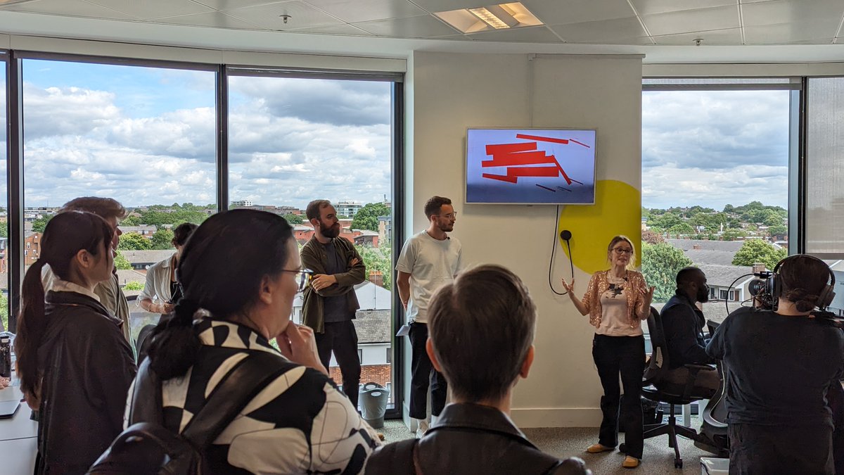 We Need Us by @joz_freeman is an online artwork made with live #opendata, animation and sound. Instead of attempting to make sense of this data, this project investigates the unique properties of the data itself through abstract forms #art hubs.li/Q01WTrSm0