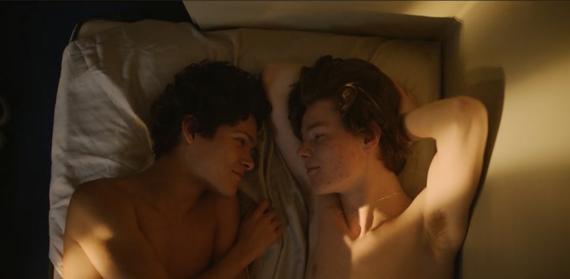jagalskardigsss's tweet photo. something about melancholic princes scared to lose the love of their life while the other is all giggly and cute in their bed https://t.co/UkCI5961Ob