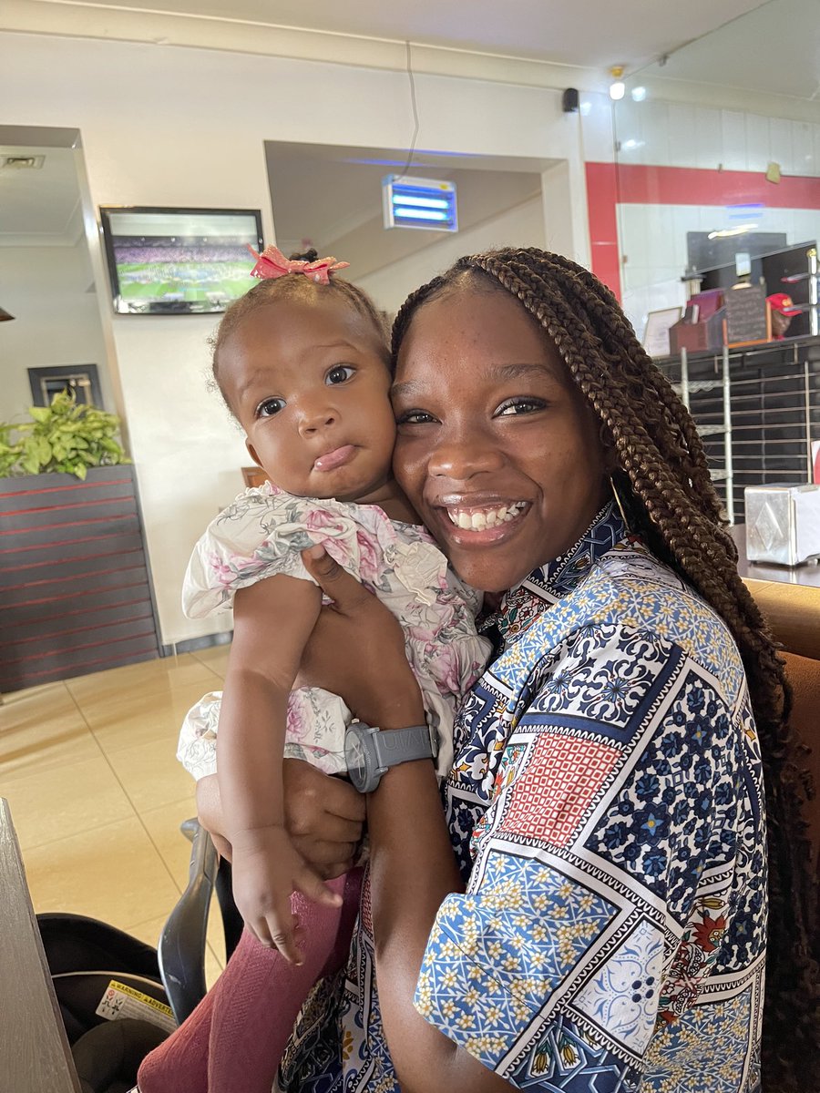 KesenaOpeyemi's tweet image. Last night was one of those tough nights. 

My second daughter was sick and would only sleep if she was lying on my body. The moment I tried to drop her she would wake up and begin to cry. 

My husband tried to help but whenever he carried her, her crying would turn to weeping.
