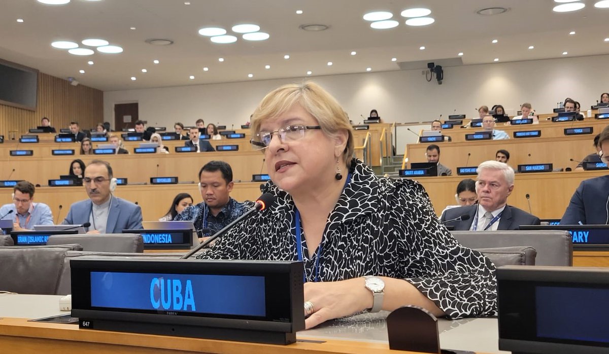 Minister Counsellor <a href="/ChachiDeCuba/">Chachi</a>, on behalf of G-77 + China, addressed, today, the informal consultations on the co-facilitators´ proposal for the scope and elements of the United Nations #SummitoftheFuture.

#CubaG77

Read full statement👇
misiones.cubaminrex.cu/en/un/statemen…