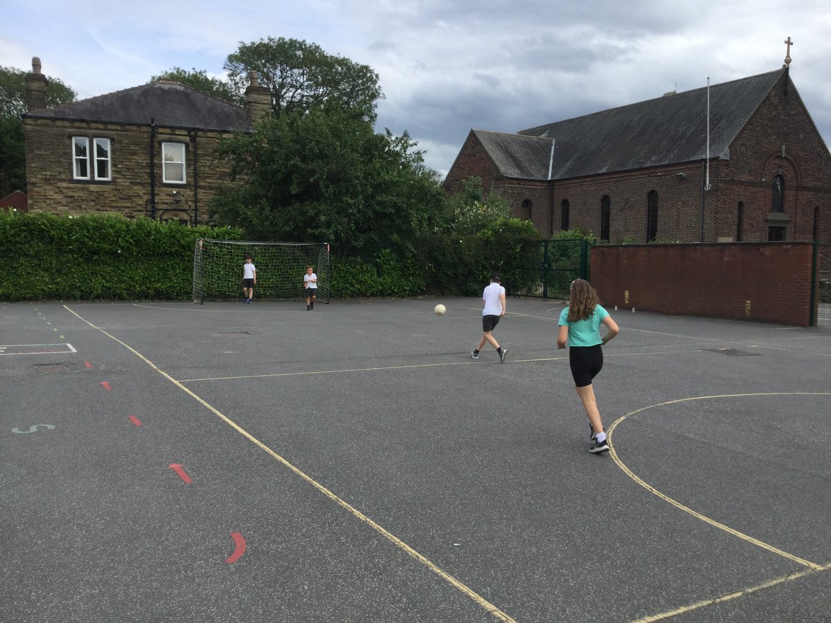 StIgOssett's tweet photo. After School Club have enjoyed a range of activities today from reading to football to matching objects to their correct colours. The learning never stops even when school has finished. #afterschoolclub #funactivities #matchinggames #football #reading https://t.co/l3XCyO6pD1
