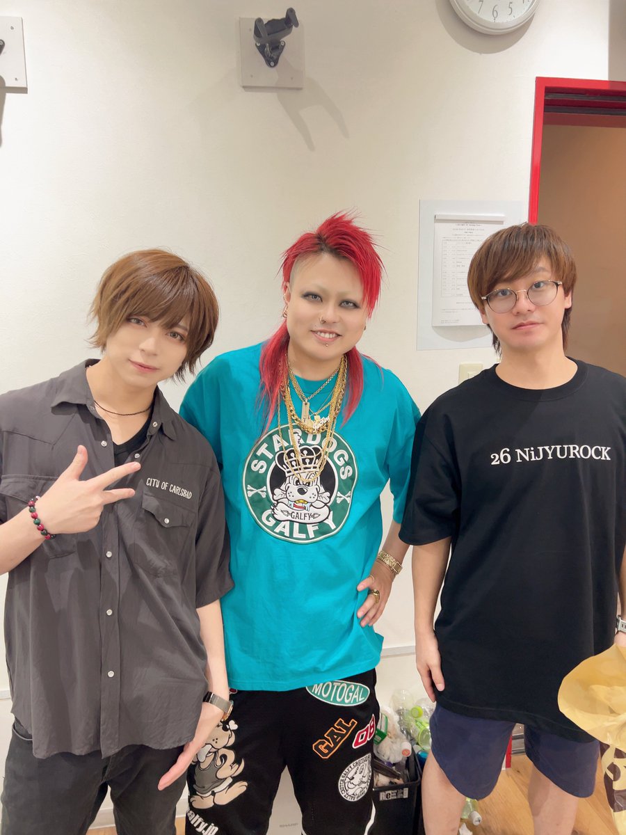 jiva_backshow's tweet photo. J-uNiOn Mixer
~JIVA 柏木 ラビ BIRTHDAY PARTY~
▶︎高田馬場CLUB PHASE

ありがとうございました❗️
最高の一日だった、、
かっしーさん ラビ 誕生日おめでとうございます🎉
愛してやまないCHAMPAN CALL！生誕出演していただいてまじで嬉しC楽Cでした🍾
素敵なプレゼントもありがとー！また生きれる！ https://t.co/Hz4ChLYepg