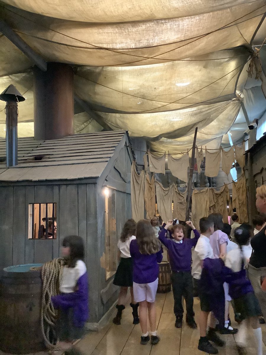 MissKaursclass's tweet photo. Year 4 loved their trip to the Guildhall Museum where they were able to look an old artefacts left behind by the Romans! We learnt that the Romans settled right here in Rochester and called it Durobrivae - meaning the ‘fort at the bridges’. @PrimaryElaine @IPAT_Edu @justmissali https://t.co/IEb2MCSnsy
