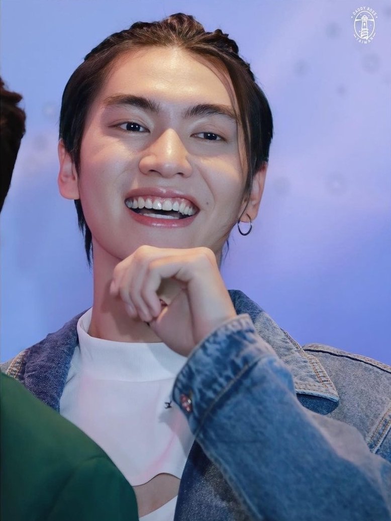 bosskaage's tweet photo. happy birthday to my dear boss. i hope you achieve everything that you want in life. i hope you get every bit of success you deserve and desire. most importantly, i hope you're always happy and healthy. thank you for being born. i love you so, so much. 💜 
#The24thBossCKMDay https://t.co/6sUDT9LpE2