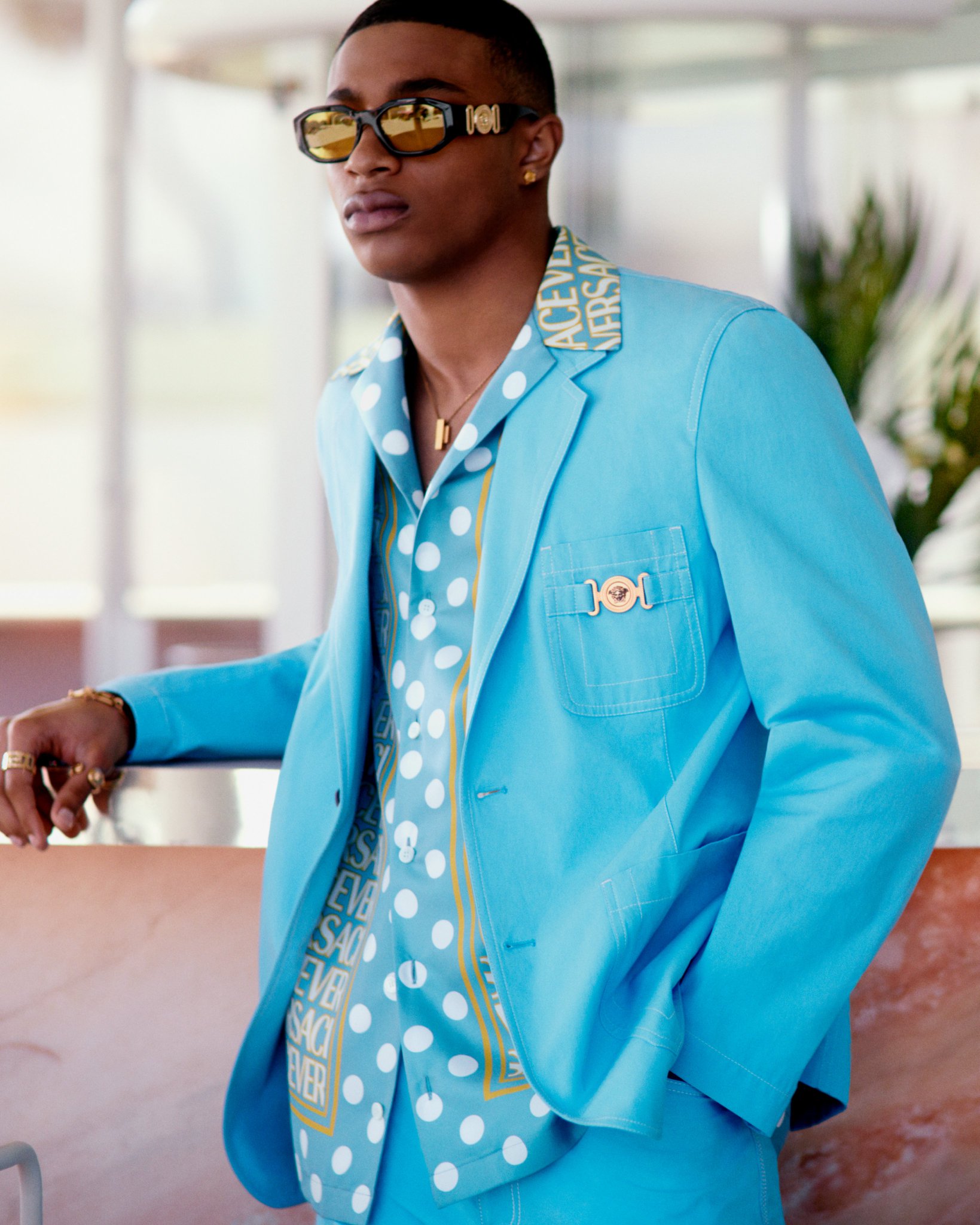 ✨VERSACE silk100% ブラウス✨ 　　　　✨サマー特価✨ 8020001257809_2.jpg?v=