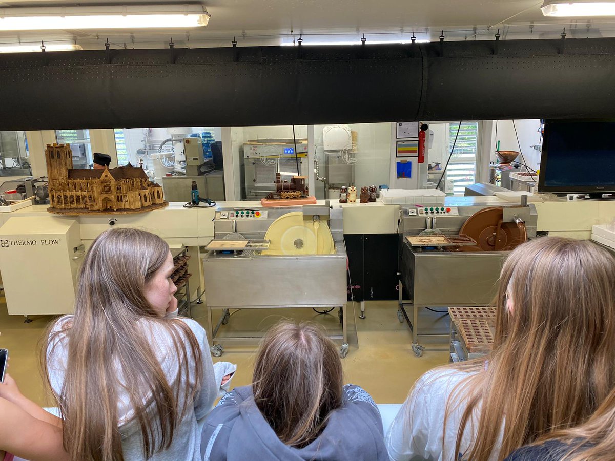 More food for Y9 and the MFL Department today in France! <a href="/AvonbourneUL/">Avonbourne Boys' and Girls' Academies and USF</a> <a href="/Miss_Turner2/">Sarah Turner</a>