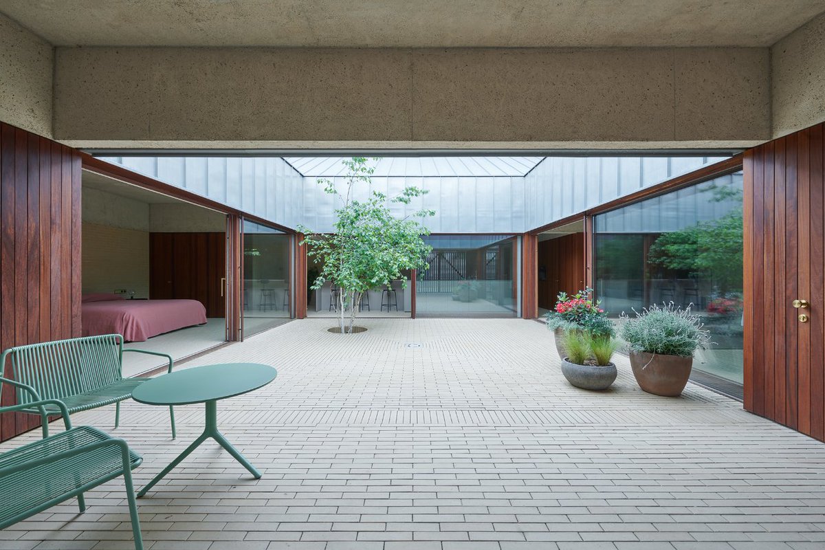 2️⃣ “LR House”. Realizado por: Iñigo Beguiristain Reparaz, Jokin Lecumberri Larrea y <a href="/a_cidoncha/">antonio j. cidoncha</a>
📍Navarra

🔗bit.ly/3NyliT0