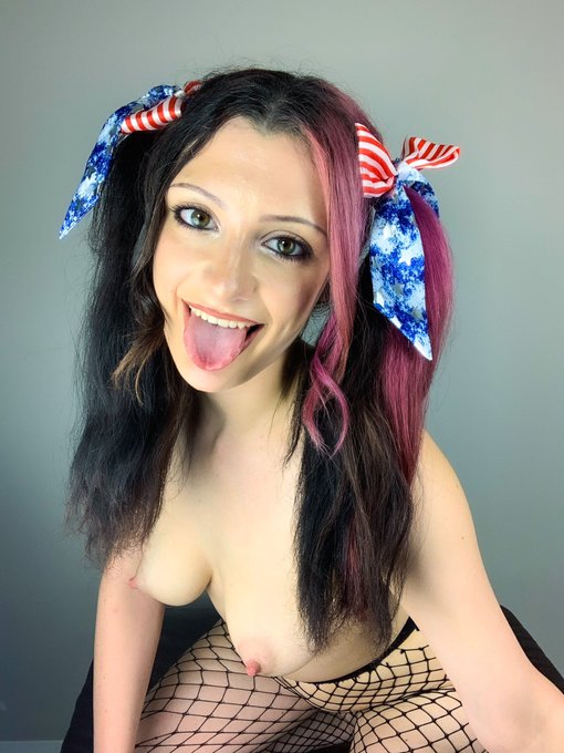 4th of July sale 🎆 #OnlyFans 60% off now-Sunday ❤️ Link ⬇️ https://t.co/Ga1dou0PCd https://t.co/2Ra2<a href="/tag/onlyfans"class="tags">#OnlyFans</a>