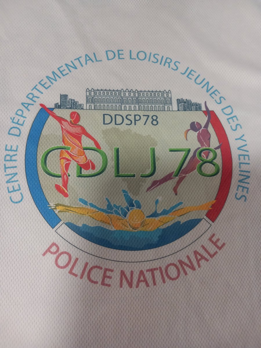 PoliceNat78990's tweet photo. Le CDLJ 78 ouvre ses portes lundi 10 juillet à 10H au gymnase Guimier à Trappes et accueillera les enfants âgés de 10 à 17 ans cet été . De nombreuses activités et des séjours mer et montagne seront proposés aux jeunes. Inscriptions ouvertes demain de 14H à 17H30 au gymnase. https://t.co/tqXk17RTKS