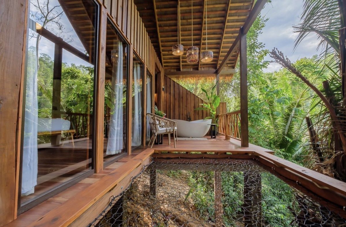 belizenyourself's tweet photo. Sweet Songs Jungle Lodge announces new eco-luxury Signature Treehouses #belize 

👉 Learn more: https://t.co/5hF2mEAX1Y

#jungleresort #adventuretravel #ecotourism #travelbelize #belizetravel #alwaysbelizeinyourself #belizeinyourself https://t.co/3uAWBfEYZ7