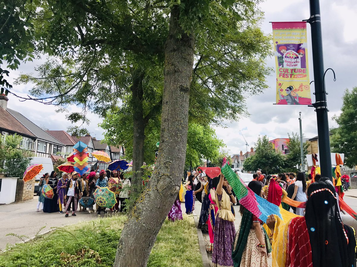 DrAyshaRaza's tweet photo. Great afternoon spreading the word about @RangeeluGujarat 2023!
#EalingRoad encapsulates #London with people from all our communities coming together & celebrating each other!
#CelebrateDiversity https://t.co/LBidjkGPyh