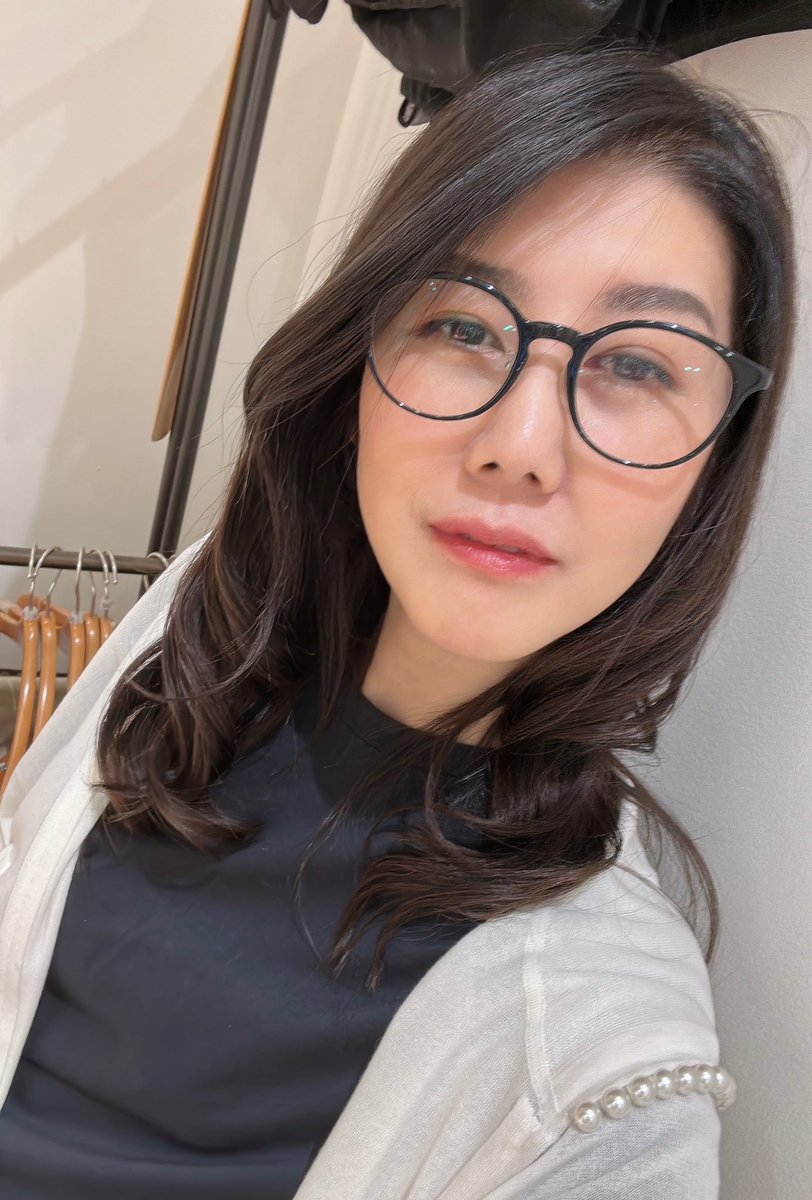 Reiko_Tokachi's tweet photo. 【最終オーディション通過✨】
この度、ご縁を頂きました☺️✨
詳細出ましたら、
お知らせさせて頂きます。

ほっとして
アンニュイな顔になった一枚。

皆様、いつも応援して下さり、
本当に有難うございます🙇‍♀️

#メガネ女子 #眼鏡女子 #女優 #俳優  #舞台 #forlover https://t.co/6SkeYniOYP