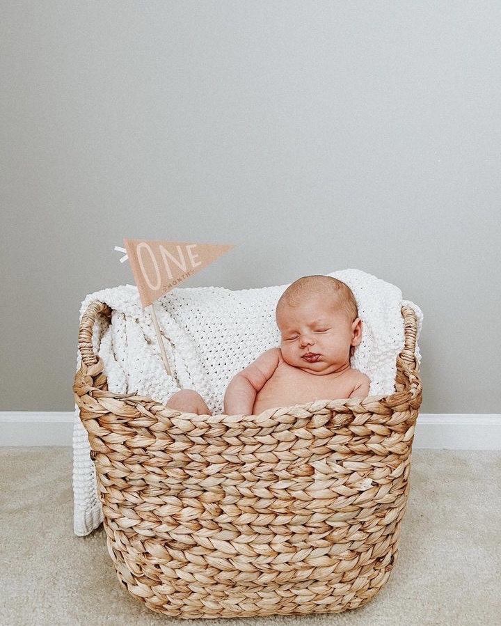 LucyDarlingShop's tweet photo. Have you ever seen anything cuter? Everything a newborn does in the first few months is absolutely adorable. New parents phones quickly fill up with cuteness. #newbornlove #motherhoodjoy #newbornlife #newbornsnuggles 📸 @kylasieges https://t.co/yHXH4u9T0L