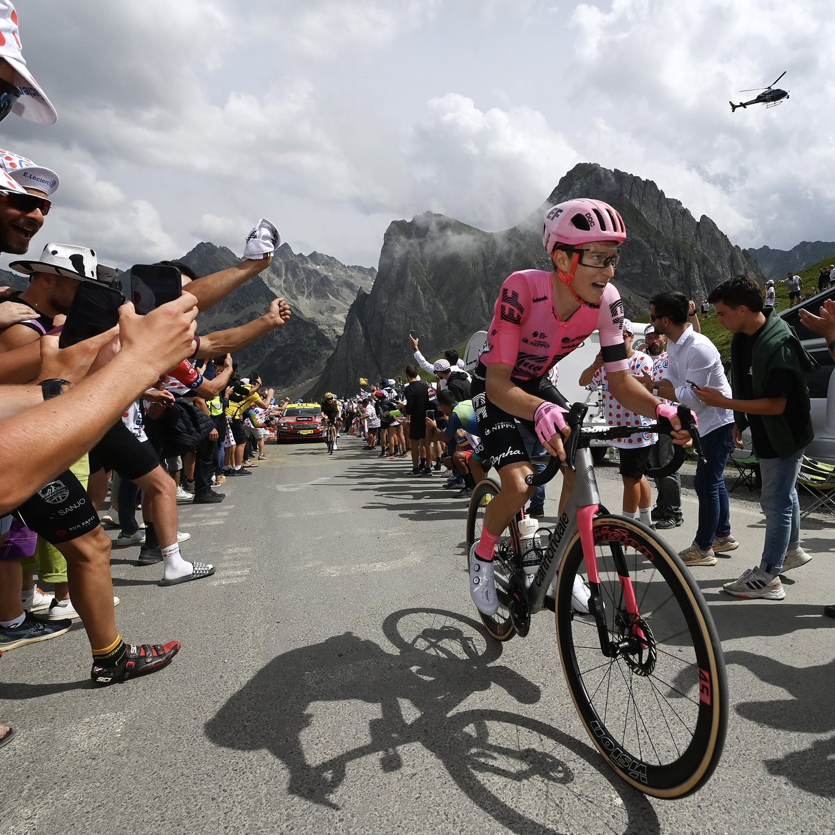 🔴⚪️🔴⚪️The polka dots are back!

Neilson Powless got in the break today and, thanks to his aggressive riding, landed himself on top of the KOM classification again. 

We love to see it.