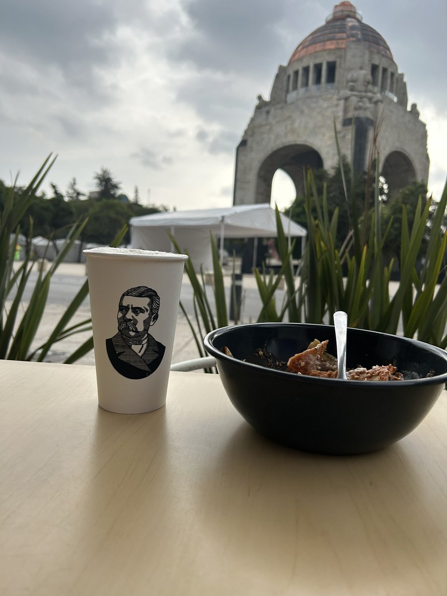MonsePCedeno's tweet photo. Monse #ChilangAmor 🇲🇽 se levanta pensando en “orden y progreso”; término que proviene de una frase de Auguste Comte, exponente de la ideología y filosofía del positivismo
@DonPorfifirio , ex presidente de México, utilizó esta frase como un lema durante su mandato. https://t.co/4OwhwiBH8f