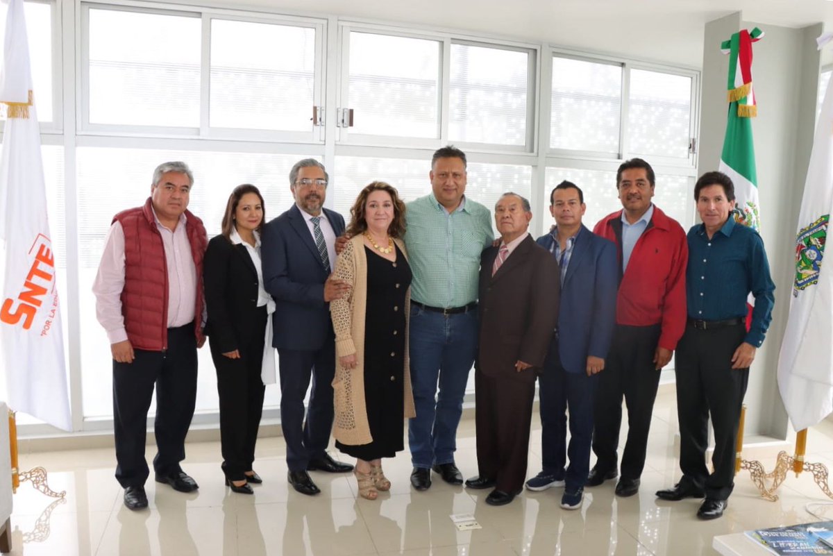 R_AlfredoGP's tweet photo. 🟠Mi compromiso es fortalecer la unidad sindical, ofrecer un sindicato de servicios.
Por ello, me da gusto compartirles que hoy me reuní con con supervisores de Escuelas Normales.👩‍🏫👨‍🏫 Sus opiniones como formadores de futuros docentes son, sin duda, muy valiosas
#SNTE51 https://t.co/cdEeogVO5P