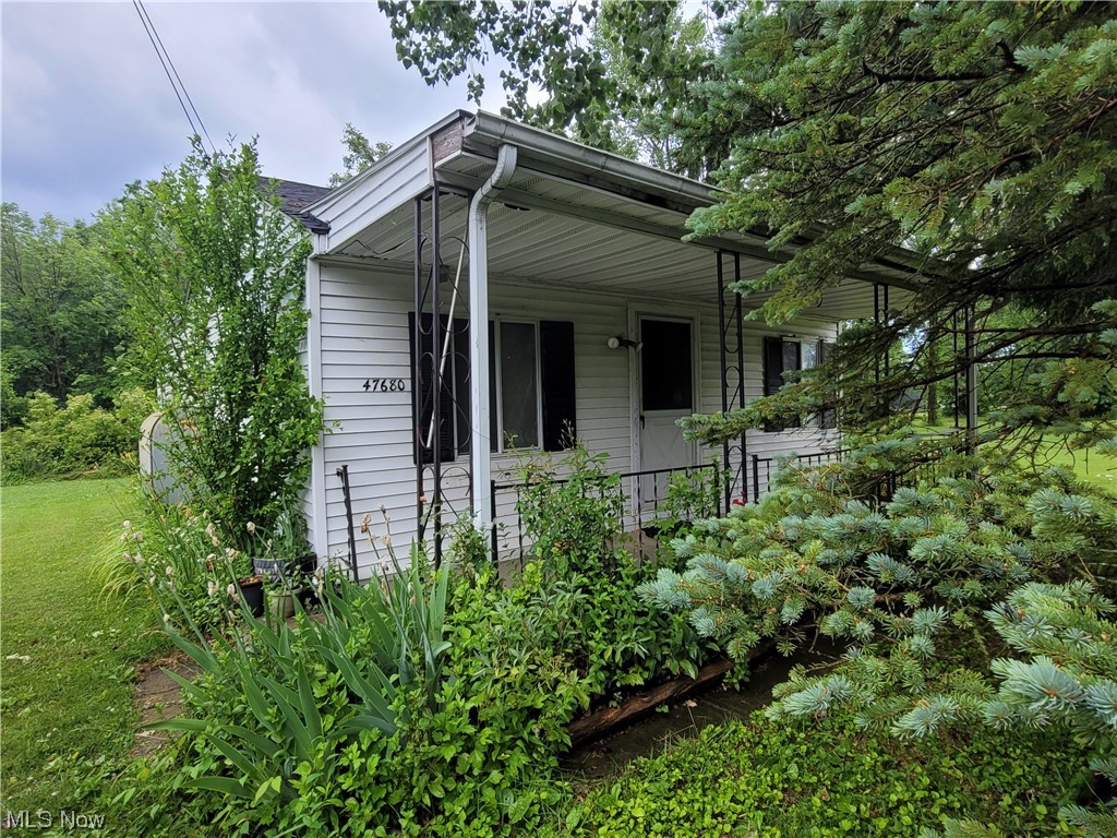 whitedestates's tweet photo. The long house hunt is finally over. Contact me now for a showing! #homesforsale  https://t.co/VzVeR2wHhs https://t.co/CwUx27lcfU