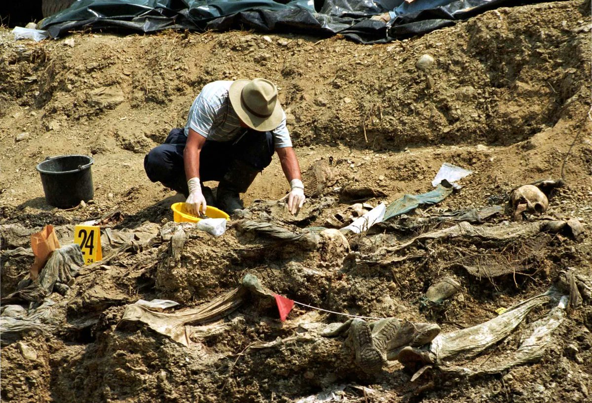 The search for secondary graves only began in 1997.

#Srebrenica #BosnianGenocide