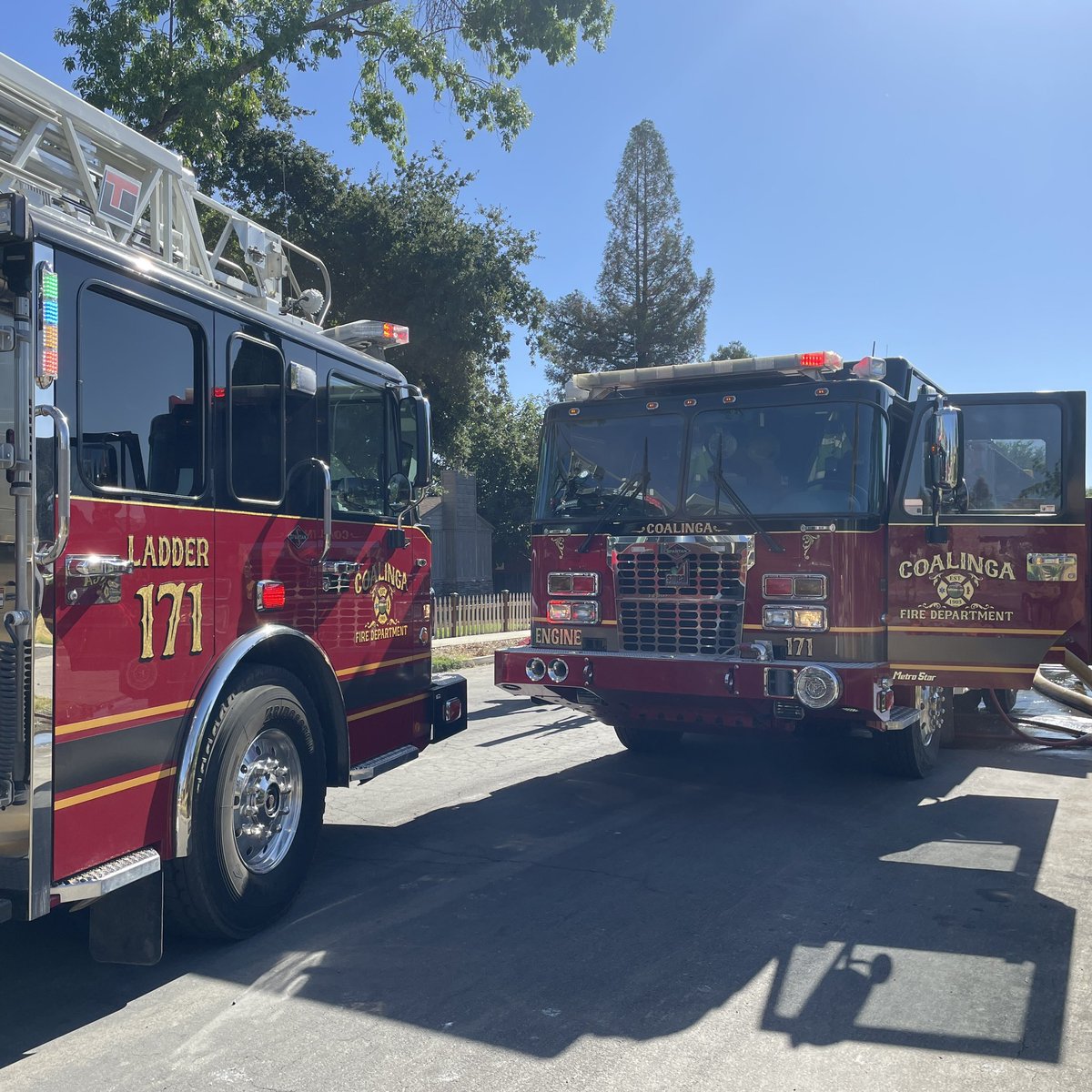 FresnoCoFire's tweet photo. #MadisonFire @FresnoCoFire firefighters are assisting #coalingafiredept with a house fire on the 400 block of W Madison in the City of Coalinga. Fire is contained, no injuries, cause under investigation. https://t.co/inOejc01EU