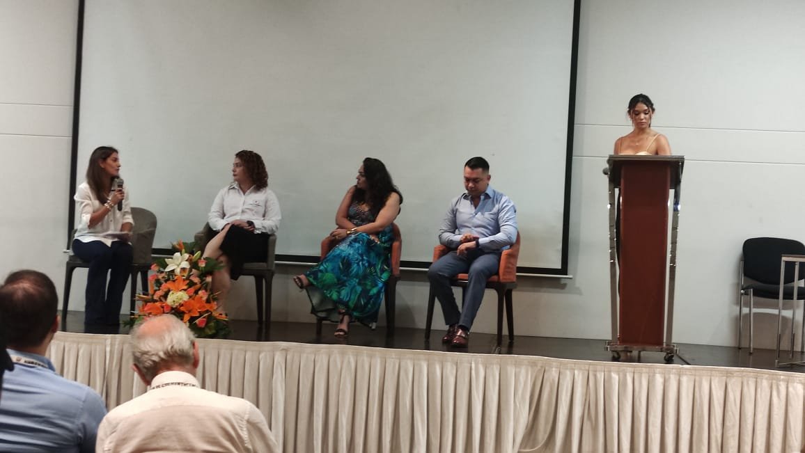 ComparteCol's tweet photo. Presentación del panel de #ONGs y entidades que hacen parte del #CentroIntégrate en #Cúcuta.

Encuentro #IntegrateAvanza @laopinioncucuta @Colprensa @USAID_Colombia @AlcaldiaCucuta https://t.co/SoYgO222OF