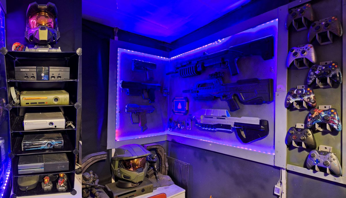 Mangermouse's tweet photo. The #halocollection update!, featuring some #3dprinted items! #halo #haloinfinite #halomcc #halo3 #halospotlight #halocollector https://t.co/XKQazTmLok