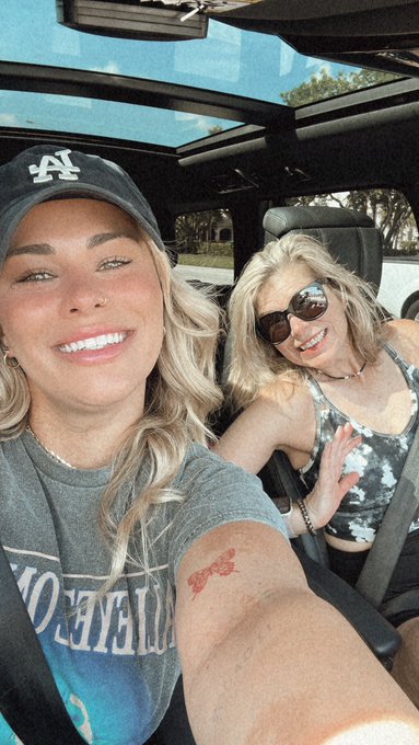 Momma Vanzant in town!!! https://t.co/UHCp5OTyzw<a href="/tag/pflonfubo"class="tags"><span>#pflonfubo</span></a>