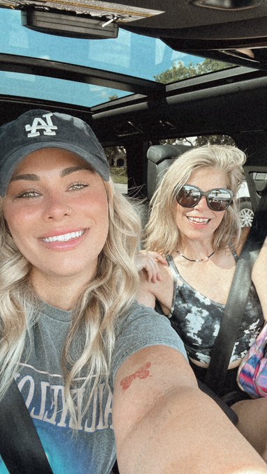 Momma Vanzant in town!!! https://t.co/UHCp5OTyzw<a href="/tag/pflonfubo"class="tags"><span>#pflonfubo</span></a>