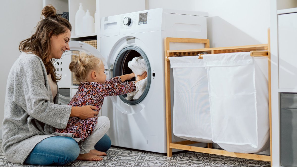 Switch to a heat pump water heater for your hot water use and save money every time you do laundry. loom.ly/i1H6sgI #hotwater #clotheswasher #hybridwaterheater
