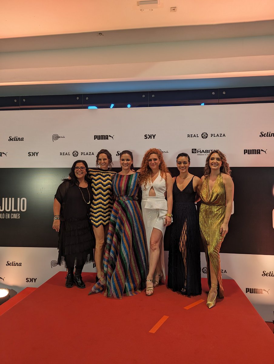 Ya estamos en todos los cines del Perú. Vayan porque el primer fin de semana es crucial para las películas peruanas pero, sobre todo, porque el trabajo de estas mujeres es maravilloso #SolteraCodiciada2
