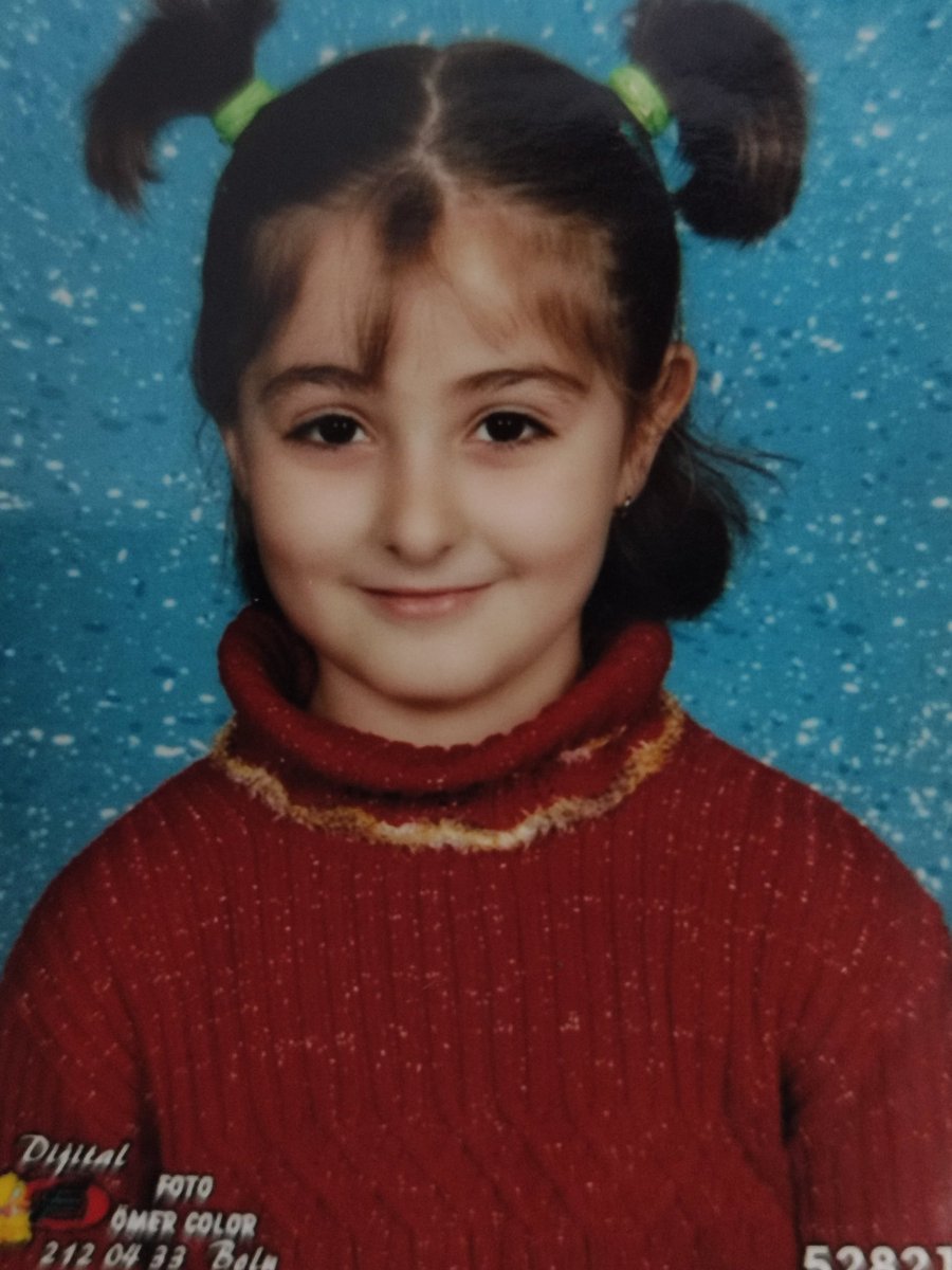 kadir82105488's tweet photo. Kızım neden sana param yok bu tura gidemezsin demedim. Gidip neden kredi çekip seni gönderdim. Gidemeseydin bana en azından küserdin, kızardın fakat en azından yanımızda olurdu. Elim kırılsaydı da çekmeseydim. 
#isiasortakdavamız
#imranaydoğdu https://t.co/MRGguslbCa